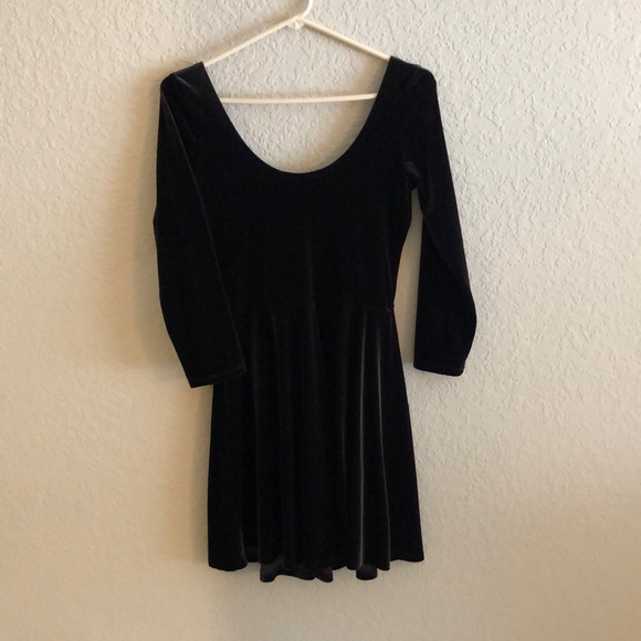 Black velvet dress - Picture 2 of 2